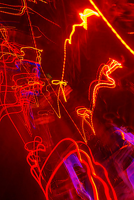 포토 JPG 해외이미지 여행 포즈 백그라운드 자국 모션 추상 미래 사람없음 빛 컬러풀 페인트 활발 도시 시간 야간 소프트포커스 속도 네온 장노출 빛망울 강렬 블러 진짜 특별함 해외202004 해외포토 자연요소 컬러 컨셉 무늬 촬영기법 파일형식 이미지허브