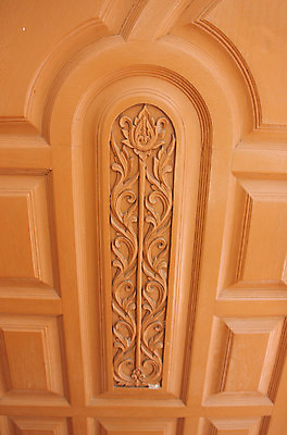 포토 JPG 해외이미지 디자인 십자가 건축양식 부분 주택 손잡이 안전 사람없음 목재 장식 가로 햇빛 갈색 교회 문 금속 골동품 오픈 화려 역사 우아함 신비 비밀 입장 심볼 묘사 잠금 보안 대문 열쇠구멍 문고리 고딕 고체 노크 옛날 해외202004 해외포토 나무 건축 컬러 컨셉 재료 종교건축 재질 건물 태양 파일형식 이미지허브