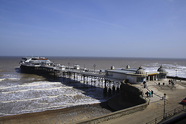 포토 JPG 해외이미지 디자인 외관 모래 파도 바다 건축양식 자연 하늘 휴가 휴식 풍경 사람없음 야외 건물 목재 물 파란색 태양 금속 항구 만 보트 건축가 휴양지 스카이라인 옛날 수평선 해외202004 해외포토 자연요소 나무 직업 건축물 건축 컬러 컨셉 배_교통 재료 교통시설 재질 장소 생태계 파일형식 이미지허브