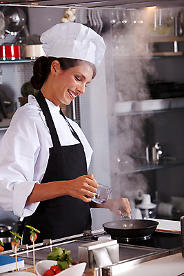 포토 JPG 해외이미지 백인 직업 1 라이프스타일 여자 행복 음식 유니폼 토마토 채소 재료 실내 요리 한명 서기 미소 사람 성인 주방 식당 요리사 저녁식사 앞치마 흰색 신선 업무 수증기 난로 준비 스타일링 해외202004 해외포토 서양인 옷 감정 컬러 모션 표정 내부 생활 상점 식사 작업 난방기 파일형식 이미지허브