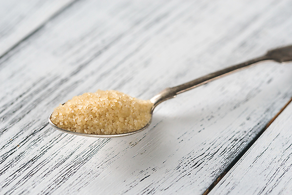 포토 JPG 해외이미지 식재료 실내 사람없음 숟가락 조미료 달콤 설탕 나무바닥 황설탕 해외202004 해외포토 바닥 수저 내부 맛 향미료 파일형식 이미지허브