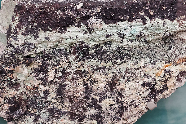 포토 JPG 해외이미지 백그라운드 전구 불꽃 사람없음 장식 빨간색 갈색 금속 검은색 회색 바위 거친 제조 크리스탈 광석 보석 철 질감 날것 결정체 고립 지질학 칼슘 해외202004 해외포토 교육 컬러 재질 불 돌_바위 파일형식 이미지허브