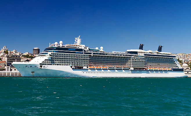 포토 JPG 해외이미지 바다 여행 교통시설 휴가 이스탄불 항해 사람없음 물 여름 파란색 항구 신혼여행 흰색 보트 고급 큼 크루즈 함선 승객 포트 칠면조 해외202004 해외포토 자연요소 계절 컬러 결혼 교통 컨셉 배_교통 조류 크기 시설 파일형식 튀르키예 이미지허브