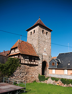 포토 JPG 해외이미지 유럽 여행 휴가 거리 주택 사람없음 여름 마을 산책 프랑스 타운 해외202004 해외포토 계절 나라 휴식 건물 도시 파일형식 이미지허브