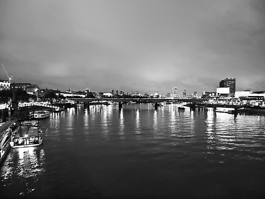 포토 JPG 해외이미지 유럽 야경 영국 잉글랜드 사람없음 야외 건물 극장 런던 템스강 해외202004 해외포토 건축물 나라 강 야간 파일형식 풍경_경치 이미지허브