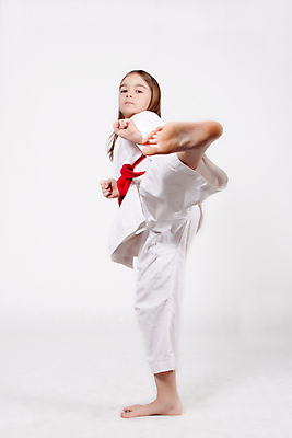 포토 JPG 해외이미지 여자 어린이 스포츠 포즈 백그라운드 이동 건강 한명 사람 컬러풀 운동 힘 흰색 수비 공격 기모노 속도 싸움 고립 양발 어려움 해외202004 해외포토 1 컬러 컨셉 모션 일본전통의상 파일형식 이미지허브