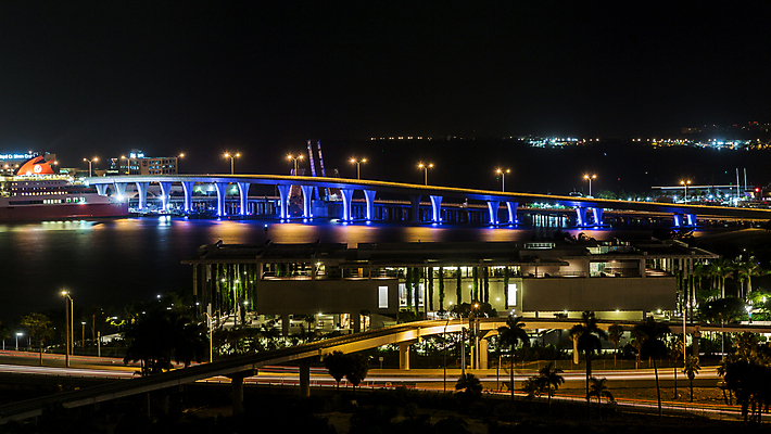 포토 JPG 해외이미지 야경 사람없음 야외 건물 도시풍경 미국 마이애미 플로리다 해외202004 해외포토 건축물 북아메리카 풍경 도시 야간 파일형식 풍경_경치 이미지허브