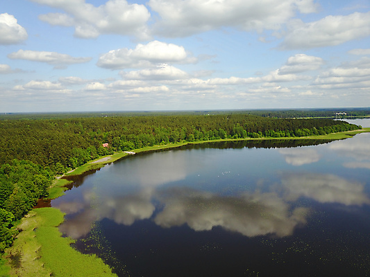 포토 JPG 해외이미지 유럽 호수 백그라운드 밭 자연 추상 안테나 풍경 사람없음 야외 초록색 물 여름 반사 시골 드론 조감도 해외202004 해외포토 자연요소 계절 나라 컬러 무늬 농업 통신 생태계 파일형식 이미지허브