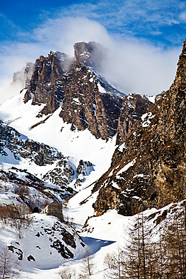 포토 JPG 해외이미지 나무 계절 유럽 여행 겨울 자연 하늘 산 파노라마 풍경 사람없음 야외 파란색 빛 햇빛 태양 얼음 이탈리아 추위 흰색 정상 오두막 고도 스위스 빙하 서리 알프스 샬레 절정 눈내림 해외202004 해외포토 자연요소 식물 나라 컬러 눈_날씨 촬영기법 실험기구 생태계 파일형식 이미지허브