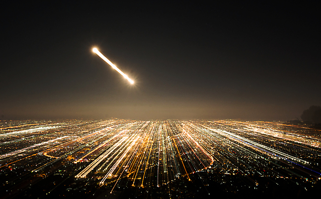 포토 JPG 해외이미지 도로 선 백그라운드 이동 컨셉 패턴 교통시설 자국 모션 자동차 추상 미래 전등 영국 거리 미술 사람없음 야외 빨간색 빛 축제 어둠 활발 산책로 도시 고속도로 야간 소프트포커스 속도 질감 네온 공평 빛망울 방법 블러 효과 해외202004 해외포토 자연요소 유럽 길 육상교통 컬러 교통 무늬 문화예술 조명 촬영기법 시설 파일형식 이미지허브