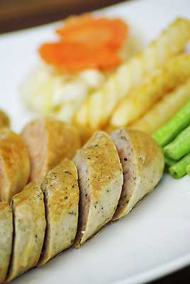 포토 JPG 해외이미지 접시 음식 조각 백그라운드 토마토 채소 감자 맥주 육류 돼지고기 요리 사람없음 목재 옆모습 주방 식사 저녁식사 샐러드 추위 흰색 신선 소시지 닫기 맛 그릴 아침식사 상품 상추 자르기 굽기 먹기 향신료 프랑스어 점심식사 삶기 해외202004 해외포토 나무 문자 식기 뷰포인트 컬러 컨셉 식재료 재료 모션 주방용품 주류 가공식품 구이 향미료 파일형식 이미지허브