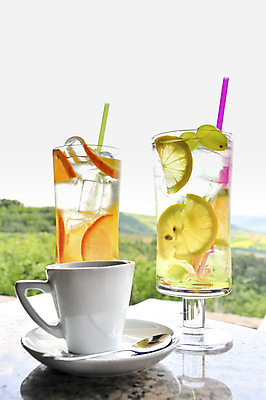 포토 JPG 해외이미지 꽃 커피 음료 음식 조각 백그라운드 과일 자연 유리 탁자 귤 건강 사람없음 야외 초록색 노란색 파티 정원 얼음 주스 추위 흰색 신선 칵테일 액체 달콤 시원함 레몬 레모네이드 허브 오브젝트 상쾌 유기농 라임 시럽 내추럴 바이오 소다 해외202004 해외포토 자연요소 식물 웰빙 감정 컬러 가구 재질 주류 이벤트 맛 생태계 에이드 파일형식 이미지허브