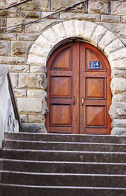 포토 JPG 해외이미지 주택 사람없음 건물 목재 문 계단 아치 단계 해외202004 해외포토 나무 건축물 재료 파일형식 이미지허브