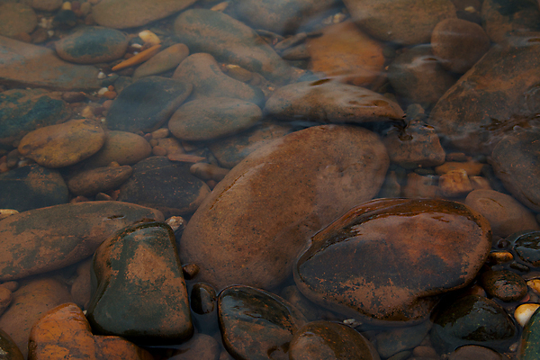 포토 JPG 해외이미지 백그라운드 잎 패턴 자연 벽지 추상 산 풍경 사람없음 야외 물 여름 강 반사 갈색 수중 회색 젖음 흐름 가을 바위 흰색 신선 원형 개울 작음 질감 암초 내추럴 해외202004 해외포토 자연요소 도형 식물 계절 컬러 컨셉 무늬 돌_바위 크기 생태계 파일형식 이미지허브