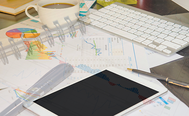 포토 JPG 해외이미지 종이 컨셉 회사 비즈니스 그래프 사람없음 금융 경제 사무실 펜 성장 시장 주식 보고서 문서 투자 회계 경영 마케팅 해외202004 해외포토 필기구 파일형식 이미지허브