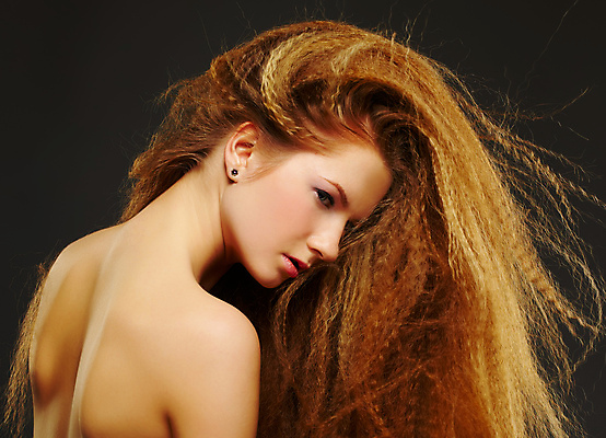 포토 JPG 해외이미지 백인 모델 헤어스타일 여자 얼굴 물결 바람 건강 그림자 한명 사람 빨간색 유행 화장품 회색 흰색 화려 우아함 생강 빨간머리 내추럴 의료성형뷰티 스타일 해외202004 해외포토 자연요소 서양인 1 컬러 컨셉 채소 날씨 신체부위 뷰티 파일형식 이미지허브