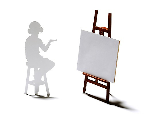 포토 JPG 스튜디오촬영 모양 교육 종이 어린이 인형 백그라운드 컨셉 의자 사람모양 실내 미술 앉기 모형 페이퍼아트 이젤 종이공예 종이팝업 종이인형 어린이만 국내포토 가구 모션 문화예술 사람 내부 미술도구 공예 파일형식