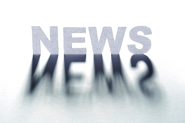 포토 JPG 스튜디오촬영 모양 문자 알파벳 영어 종이 백그라운드 컨셉 대문자 실내 그림자 사람없음 단어 모형 뉴스 페이퍼아트 종이공예 종이팝업 국내포토 내부 공예 파일형식