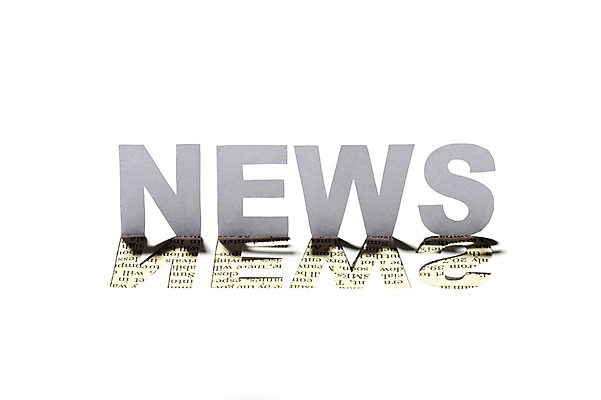 포토 JPG 스튜디오촬영 모양 문자 알파벳 영어 종이 백그라운드 컨셉 대문자 실내 사람없음 단어 모형 신문 뉴스 페이퍼아트 종이공예 종이팝업 국내포토 내부 간행물 공예 파일형식