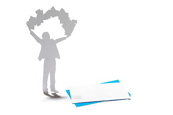 포토 JPG 스튜디오촬영 모양 종이 인형 백그라운드 컨셉 비즈니스 명함 사람모양 실내 사람없음 손들기 모형 비즈니스맨 페이퍼아트 종이공예 종이팝업 종이인형 국내포토 남자 모션 내부 직장인 공예 파일형식