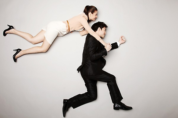 포토 JPG 스튜디오촬영 전신 외국인 해외기획촬영 라이프스타일 커플 2012년태국 여자 남자 포즈 비즈니스 모션 회색배경 실내 사람 정장 손짓 20대 성인 두명 공중 옆모습 하이앵글 손잡기 직장인 비즈니스맨 비즈니스우먼 청년만 성인만 국내포토 직업 옷 뷰포인트 백그라운드 관계 인종 청년 내부 생활 회색 파일형식