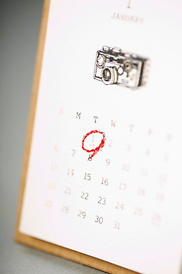 포토 JPG 스튜디오촬영 백그라운드 표시 새해 실내 근접촬영 사람없음 아웃포커스 공휴일 숫자 달력 원형 날짜 오브젝트 1월 1일 탁상달력 국내포토 도형 문자 기념일 뷰포인트 촬영기법 내부 파일형식