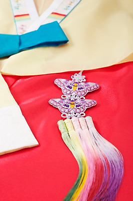 포토 JPG 스튜디오촬영 한국문화 한국전통 옷 명절 전통문화 백그라운드 새해 전통소품 실내 사람없음 전통의상 한복 오브젝트 노리개 국내포토 동양문화 전통 기념일 문화 한국 내부 파일형식