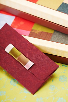 포토 JPG 스튜디오촬영 한국문화 한국전통 명절 전통문화 백그라운드 편지봉투 새해 전통소품 실내 선물 사람없음 선물상자 상자 천 오브젝트 상품권 새해선물 국내포토 동양문화 전통 기념일 문화 봉투 한국 내부 직물 편지 파일형식 명절선물