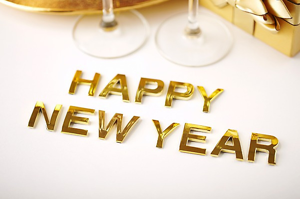 포토 JPG 스튜디오촬영 문자 알파벳 영어 종이 백그라운드 와인잔 새해 실내 사람없음 단어 선물상자 새해인사 인사 메시지 오브젝트 해피뉴이어 새해선물 국내포토 술잔 선물 내부 상자 예절 파일형식 명절선물