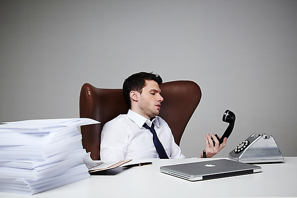 포토 JPG 스튜디오촬영 서양인 외국인 백인 해외기획촬영 라이프스타일 2012년태국 남자 맨라이프 의자 비즈니스 회색배경 실내 피곤 한명 사람 정장 상반신 성인 옆모습 30대 비즈니스라이프 노트북 펜 다이어리 업무 직장인 비즈니스맨 작업실 전화기 책상 문서 업무과다 통화 남자만 남자한명만 성인남자만 성인한명만 성인남자한명만 장년만 장년남자만 장년남자한명만 성인만 국내포토 직업 1 옷 뷰포인트 가구 백그라운드 컨셉 모션 인종 내부 생활 장년 전자제품 필기구 사무용품 회색 작업 파일형식