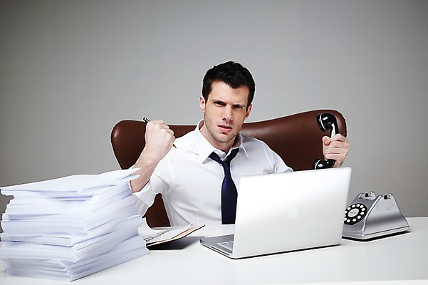 포토 JPG 스튜디오촬영 서양인 외국인 백인 해외기획촬영 라이프스타일 2012년태국 남자 맨라이프 의자 비즈니스 회색배경 스트레스 실내 한명 사람 정장 상반신 성인 앞모습 30대 비즈니스라이프 노트북 펜 다이어리 분노 업무 직장인 비즈니스맨 작업실 찡그림 전화기 책상 문서 통화 남자만 남자한명만 성인남자만 성인한명만 성인남자한명만 장년만 장년남자만 장년남자한명만 성인만 국내포토 직업 1 옷 감정 뷰포인트 가구 백그라운드 모션 표정 인종 내부 생활 장년 전자제품 필기구 사무용품 회색 작업 파일형식