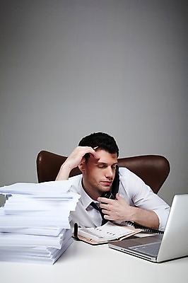 포토 JPG 스튜디오촬영 서양인 외국인 백인 해외기획촬영 라이프스타일 2012년태국 남자 맨라이프 의자 비즈니스 회색배경 스트레스 실내 한명 사람 정장 상반신 성인 앞모습 30대 비즈니스라이프 노트북 펜 눈감음 다이어리 업무 직장인 비즈니스맨 작업실 전화기 책상 문서 통화 남자만 남자한명만 성인남자만 성인한명만 성인남자한명만 장년만 장년남자만 장년남자한명만 성인만 국내포토 직업 1 옷 뷰포인트 가구 백그라운드 모션 인종 내부 생활 장년 전자제품 필기구 사무용품 회색 작업 파일형식