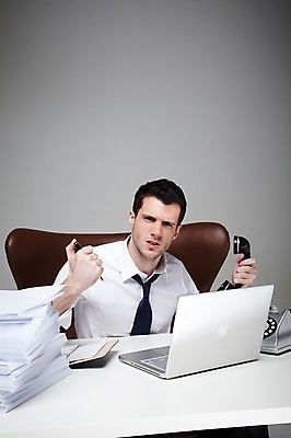 포토 JPG 스튜디오촬영 서양인 외국인 백인 해외기획촬영 라이프스타일 2012년태국 남자 맨라이프 의자 비즈니스 회색배경 스트레스 실내 한명 사람 정장 상반신 성인 앞모습 30대 비즈니스라이프 노트북 펜 다이어리 분노 업무 직장인 비즈니스맨 작업실 찡그림 전화기 책상 문서 통화 남자만 남자한명만 성인남자만 성인한명만 성인남자한명만 장년만 장년남자만 장년남자한명만 성인만 국내포토 직업 1 옷 감정 뷰포인트 가구 백그라운드 모션 표정 인종 내부 생활 장년 전자제품 필기구 사무용품 회색 작업 파일형식