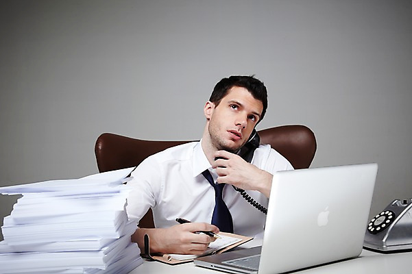 포토 JPG 스튜디오촬영 서양인 외국인 백인 해외기획촬영 라이프스타일 2012년태국 남자 맨라이프 의자 비즈니스 회색배경 실내 한명 사람 정장 상반신 성인 앞모습 30대 비즈니스라이프 노트북 펜 다이어리 기록 업무 직장인 비즈니스맨 작업실 전화기 책상 문서 통화 남자만 남자한명만 성인남자만 성인한명만 성인남자한명만 장년만 장년남자만 장년남자한명만 성인만 국내포토 직업 1 옷 뷰포인트 가구 백그라운드 모션 인종 내부 생활 장년 전자제품 필기구 사무용품 회색 작업 파일형식