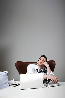 포토 JPG 스튜디오촬영 서양인 외국인 백인 해외기획촬영 라이프스타일 2012년태국 남자 맨라이프 의자 비즈니스 회색배경 실내 피곤 한명 사람 정장 상반신 성인 앞모습 30대 비즈니스라이프 노트북 펜 다이어리 업무 직장인 비즈니스맨 작업실 전화기 책상 문서 업무과다 통화 남자만 남자한명만 성인남자만 성인한명만 성인남자한명만 장년만 장년남자만 장년남자한명만 성인만 국내포토 직업 1 옷 뷰포인트 가구 백그라운드 컨셉 모션 인종 내부 생활 장년 전자제품 필기구 사무용품 회색 작업 파일형식