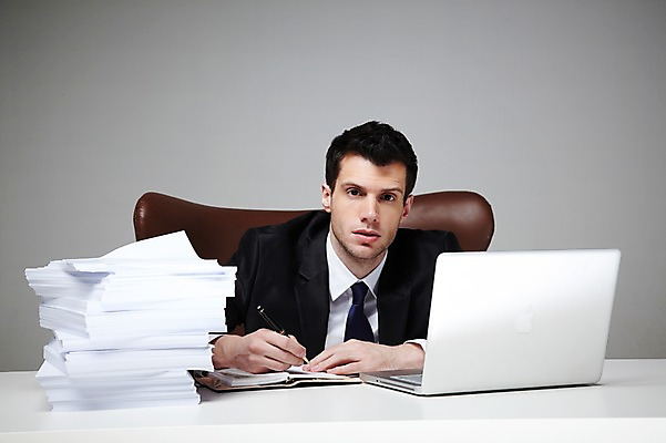 포토 JPG 스튜디오촬영 서양인 외국인 백인 해외기획촬영 라이프스타일 2012년태국 남자 맨라이프 의자 비즈니스 회색배경 실내 한명 사람 정장 상반신 성인 앞모습 30대 비즈니스라이프 노트북 펜 다이어리 기록 업무 직장인 비즈니스맨 작업실 책상 문서 남자만 남자한명만 성인남자만 성인한명만 성인남자한명만 장년만 장년남자만 장년남자한명만 성인만 국내포토 직업 1 옷 뷰포인트 가구 백그라운드 인종 내부 생활 장년 전자제품 필기구 사무용품 회색 작업 파일형식