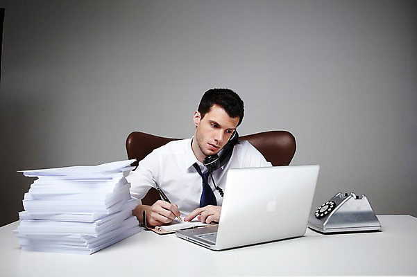 포토 JPG 스튜디오촬영 서양인 외국인 백인 해외기획촬영 라이프스타일 2012년태국 남자 맨라이프 의자 비즈니스 회색배경 실내 한명 사람 정장 상반신 성인 앞모습 30대 비즈니스라이프 노트북 펜 다이어리 기록 업무 직장인 비즈니스맨 작업실 전화기 책상 문서 통화 남자만 남자한명만 성인남자만 성인한명만 성인남자한명만 장년만 장년남자만 장년남자한명만 성인만 국내포토 직업 1 옷 뷰포인트 가구 백그라운드 모션 인종 내부 생활 장년 전자제품 필기구 사무용품 회색 작업 파일형식