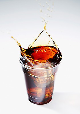 포토 JPG 스튜디오촬영 물결 커피 음료 음식 백그라운드 컨셉 디저트 잔 실내 순간포착 누끼 근접촬영 사람없음 아웃포커스 컵 얼음 떨어짐 커피잔 원두커피 아메리카노 아이스커피 아이스아메리카노 국내포토 자연요소 식기 뷰포인트 촬영기법 내부 파일형식