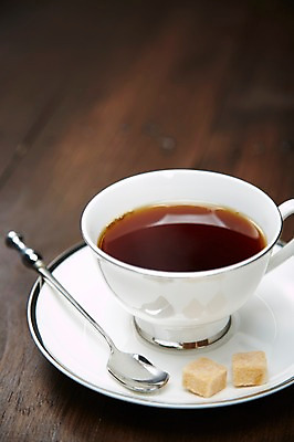 포토 JPG 스튜디오촬영 커피 음료 음식 백그라운드 컨셉 탁자 디저트 잔 실내 근접촬영 사람없음 아웃포커스 컵 숟가락 커피잔 찻잔 설탕 각설탕 컵받침 원두커피 아메리카노 국내포토 식기 뷰포인트 가구 촬영기법 수저 내부 받침대 파일형식