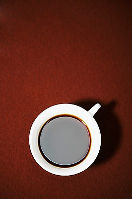 포토 JPG 스튜디오촬영 커피 음료 음식 백그라운드 컨셉 탁자 디저트 잔 실내 사람없음 컵 커피잔 찻잔 원두커피 아메리카노 국내포토 식기 가구 내부 파일형식