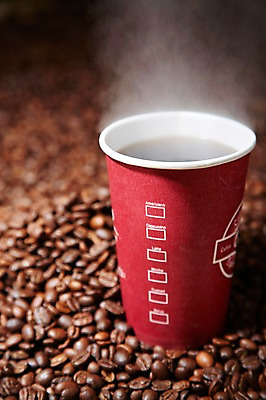 포토 JPG 스튜디오촬영 커피 음료 음식 백그라운드 컨셉 재료 디저트 잔 콩 실내 근접촬영 사람없음 아웃포커스 컵 원두 연기 커피잔 종이컵 원두커피 테이크아웃 아메리카노 국내포토 식기 뷰포인트 곡류 촬영기법 내부 일회용 파일형식