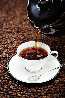 포토 JPG 스튜디오촬영 커피 음료 음식 백그라운드 컨셉 재료 주전자 디저트 잔 콩 실내 사람없음 컵 숟가락 원두 붓기 커피잔 찻잔 컵받침 원두커피 아메리카노 국내포토 식기 모션 주방용품 곡류 수저 내부 받침대 파일형식