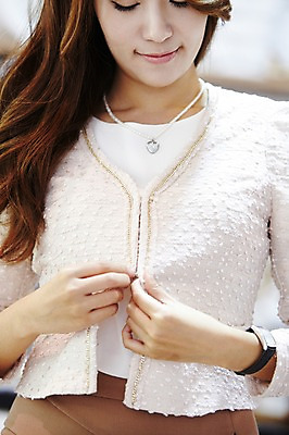 포토 JPG 스튜디오촬영 직업 우먼라이프 라이프스타일 여자 비즈니스 아침 실내 한명 사람 동양인 정장 상반신 20대 성인 앞모습 한국인 직장인 비즈니스우먼 변화 옷입기 출근준비 과정 여자만 여자한명만 성인여자만 청년만 청년여자만 성인한명만 청년여자한명만 성인여자한명만 성인만 국내포토 주간 1 옷 뷰포인트 컨셉 모션 인종 청년 내부 생활 출근 파일형식