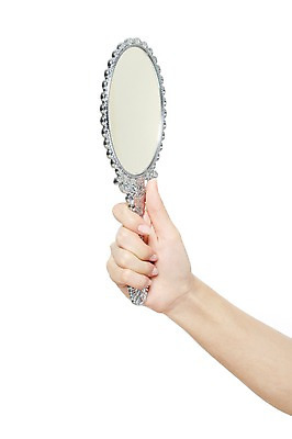 포토 JPG 스튜디오촬영 손 여자 신체 모션 한손 실내 한명 들기 누끼 사람 손짓 신체부위 뷰티 거울 손거울 국내포토 1 내부 파일형식