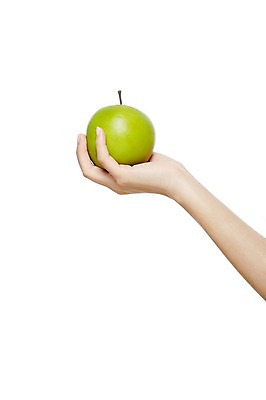 포토 JPG 스튜디오촬영 손 여자 음식 신체 과일 모션 한손 실내 한명 들기 누끼 사람 손짓 신체부위 사과 청사과 국내포토 1 내부 파일형식