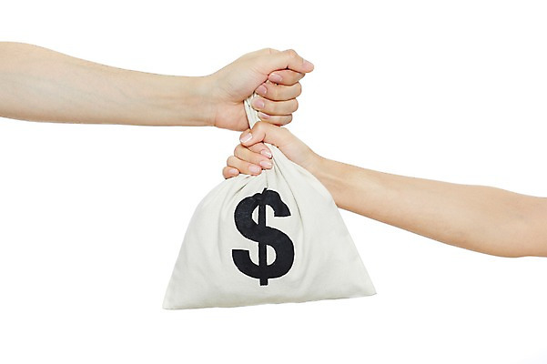 포토 JPG 스튜디오촬영 문자 손 기호 여자 남자 돈 신체 비즈니스 모션 실내 들기 누끼 사람 손짓 두명 신체부위 금융 경제 달러 화폐기호 돈다발 국내포토 내부 재산 화폐 파일형식