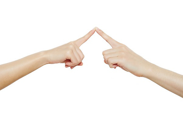 포토 JPG 스튜디오촬영 손 커플 여자 남자 신체 손가락 모션 실내 누끼 사람 손짓 두명 신체부위 맞대기 손맞댄 국내포토 관계 내부 파일형식