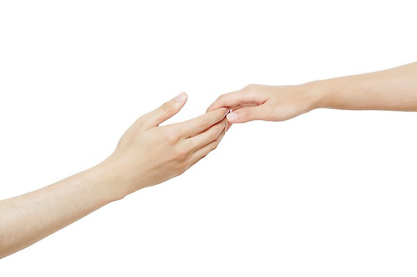 포토 JPG 스튜디오촬영 손 커플 여자 남자 신체 모션 실내 누끼 사람 손짓 두명 신체부위 손잡기 국내포토 관계 내부 파일형식