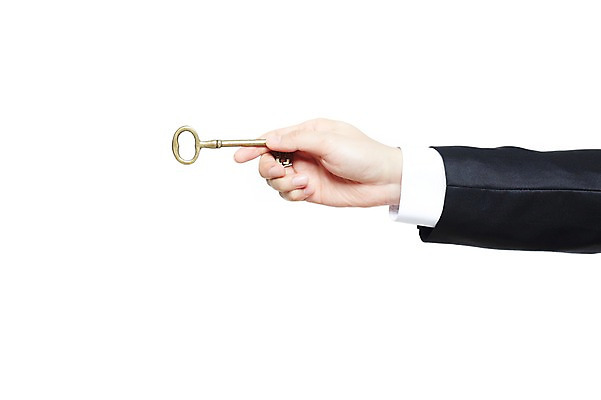 포토 JPG 스튜디오촬영 손 남자 신체 비즈니스 모션 열쇠 한손 실내 한명 들기 누끼 사람 정장 손짓 신체부위 비즈니스맨 보안 국내포토 1 옷 안전 내부 직장인 파일형식