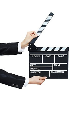 포토 JPG 스튜디오촬영 손 남자 신체 비즈니스 모션 실내 한명 들기 누끼 사람 정장 손짓 신체부위 양손 비즈니스맨 클래퍼보드 자르기 영화 국내포토 1 옷 문화예술 내부 직장인 파일형식